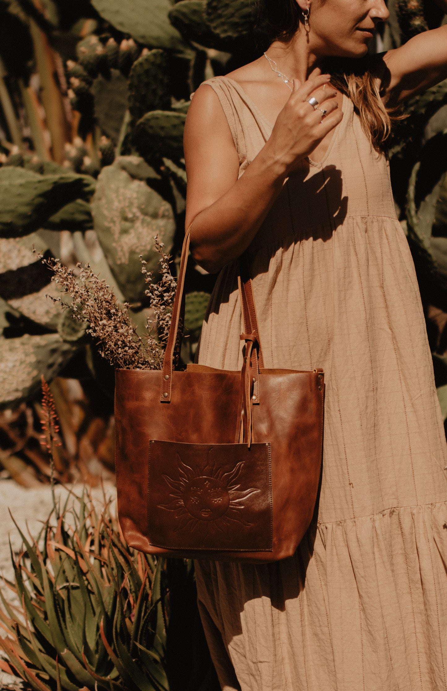 Dalma Tote - Embossed Sun