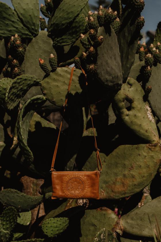 Zuri 3 in 1 - Embossed Sun
