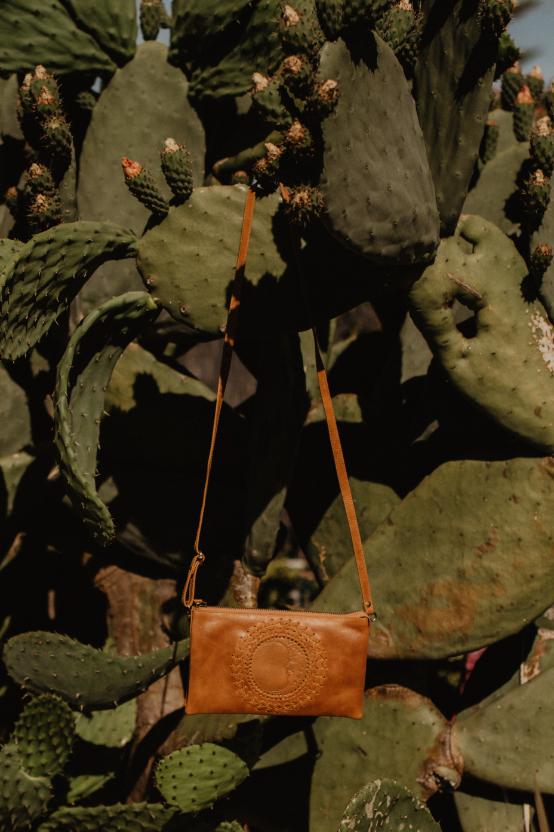 Zuri 3 in 1 - Embossed Moon