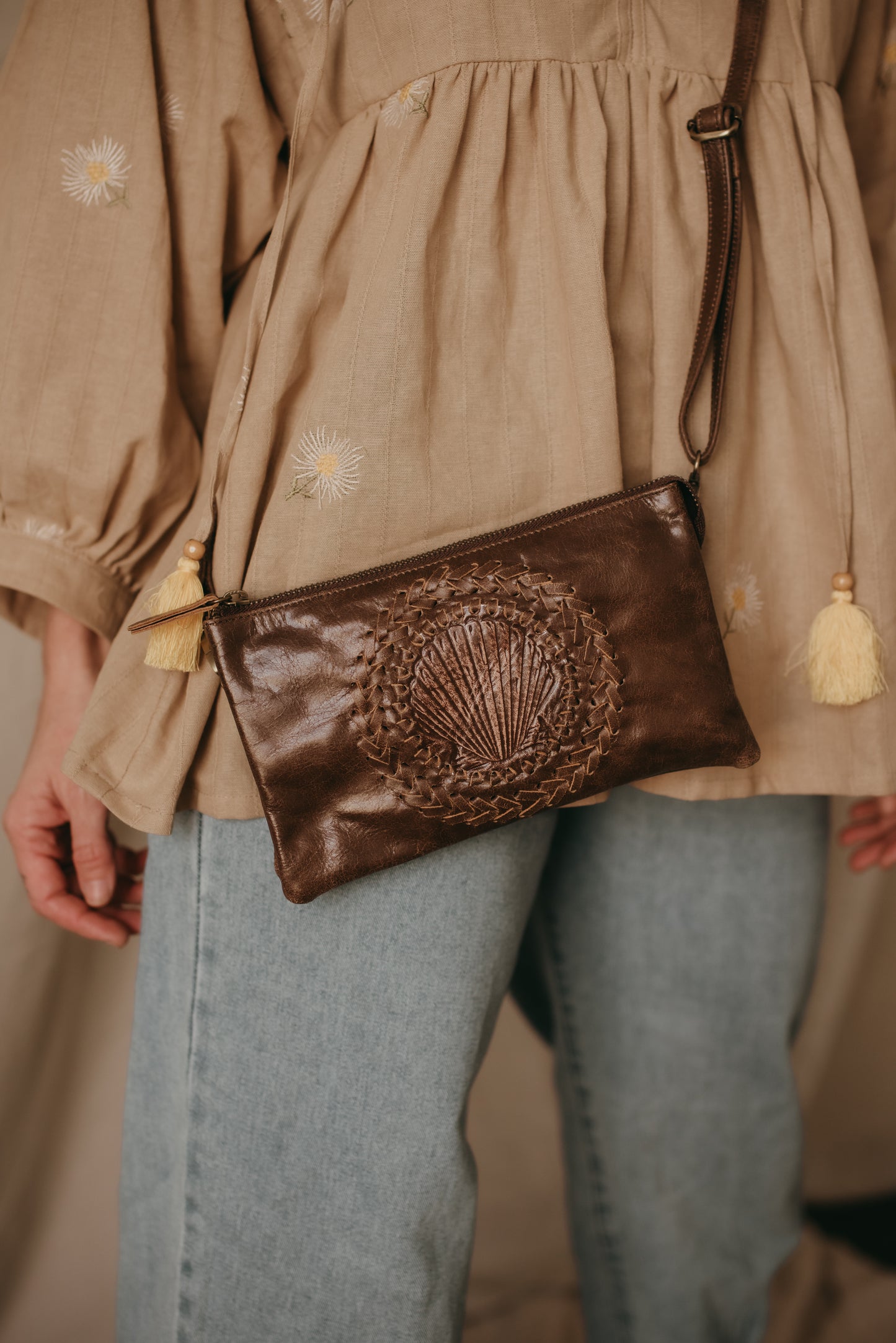 Zuri 3 in 1 - Embossed Shell