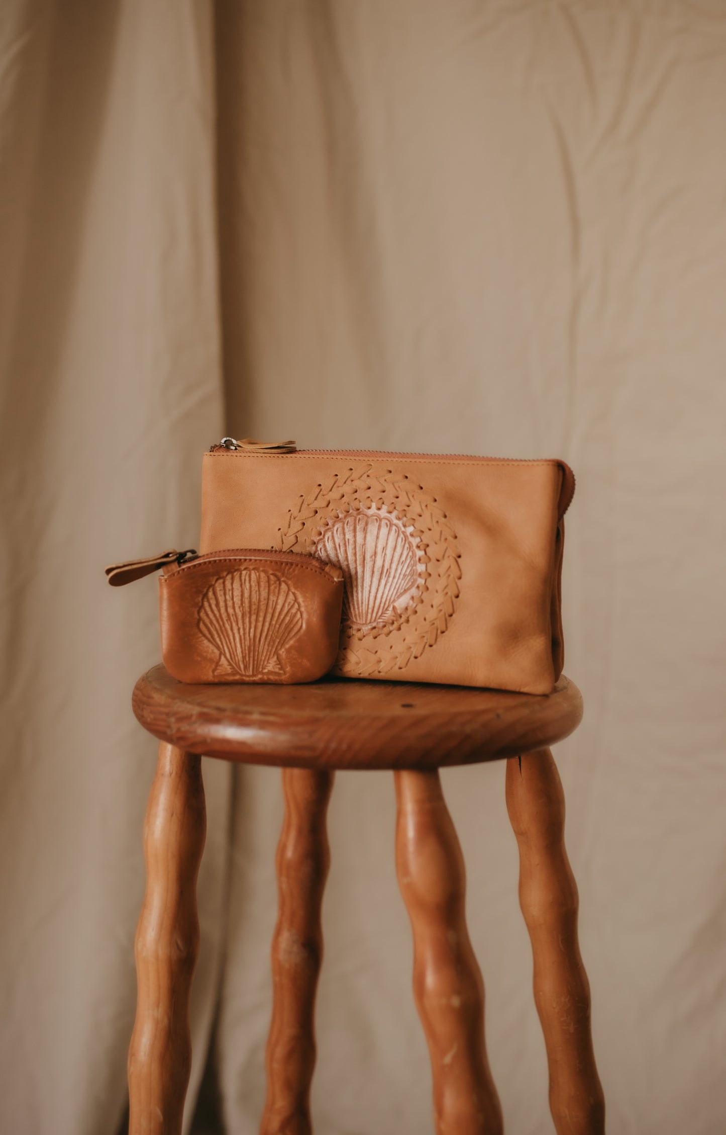 Zuri 3 in 1 - Embossed Shell