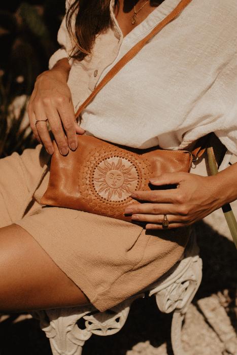 Zuri 3 in 1 - Embossed Sun