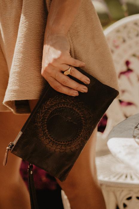 Zuri 3 in 1 - Embossed Moon