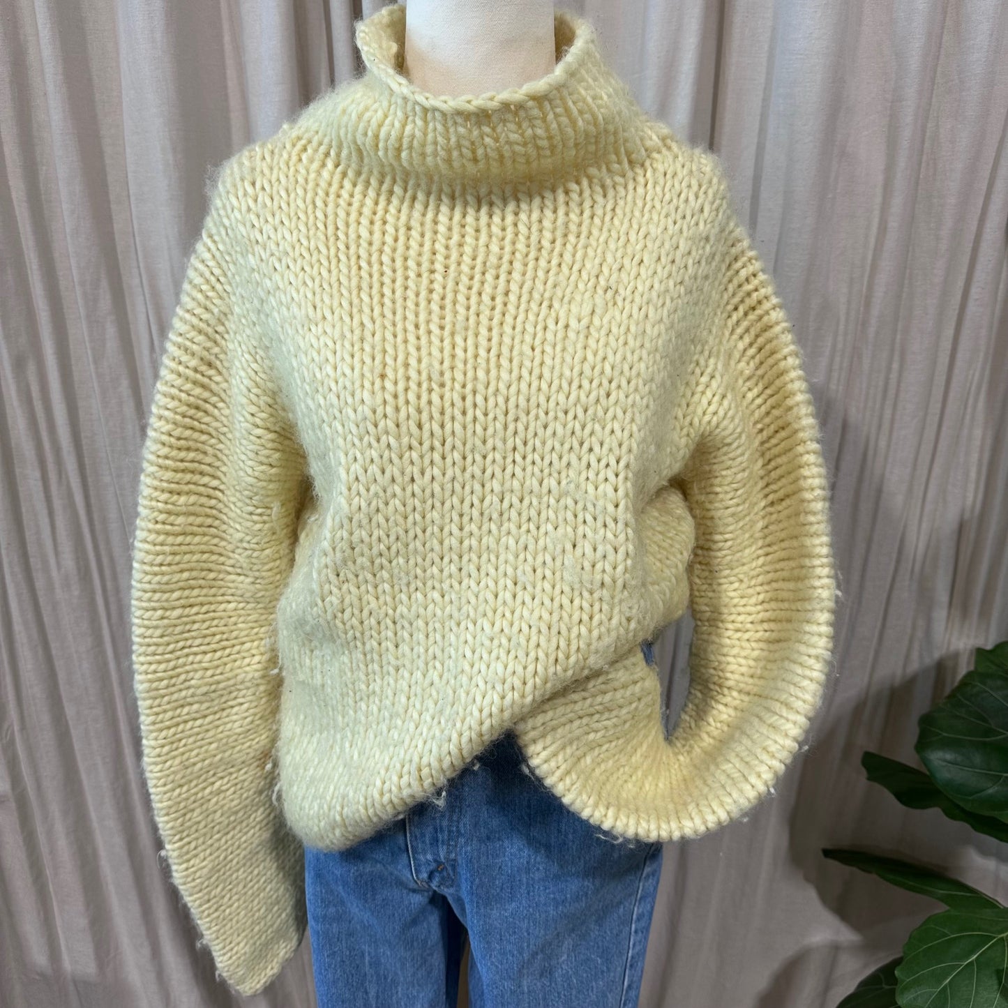 Vintage Knitwear - Yellow DKNY *MARK ON SLEEVE*