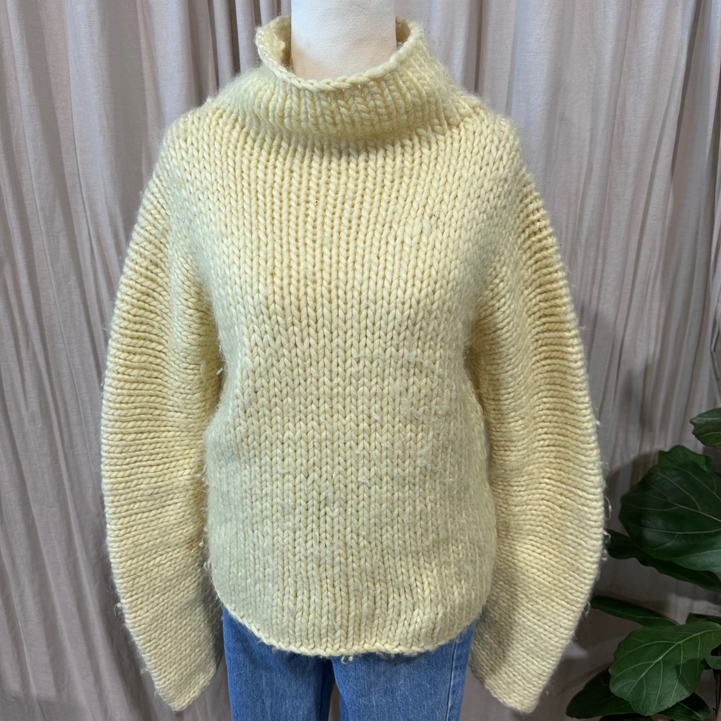 Vintage Knitwear - Yellow DKNY *MARK ON SLEEVE*