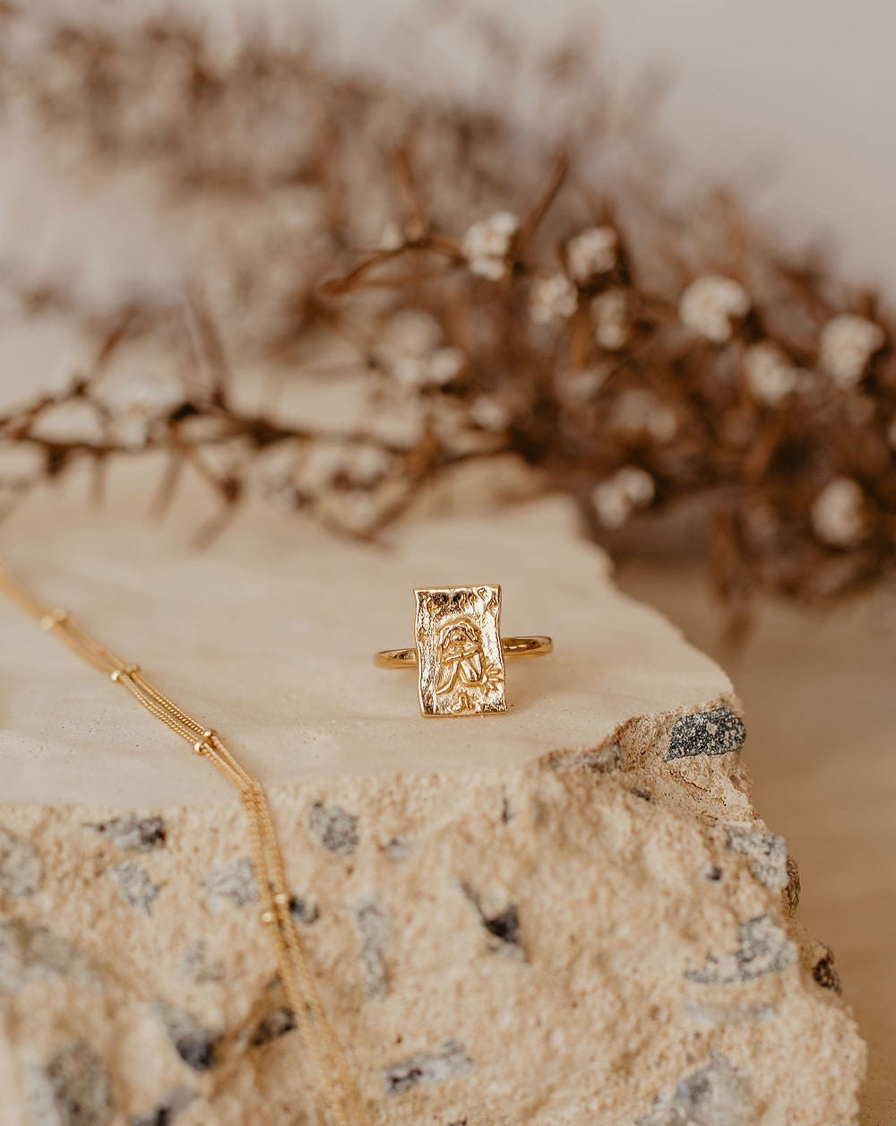 Leo Ring