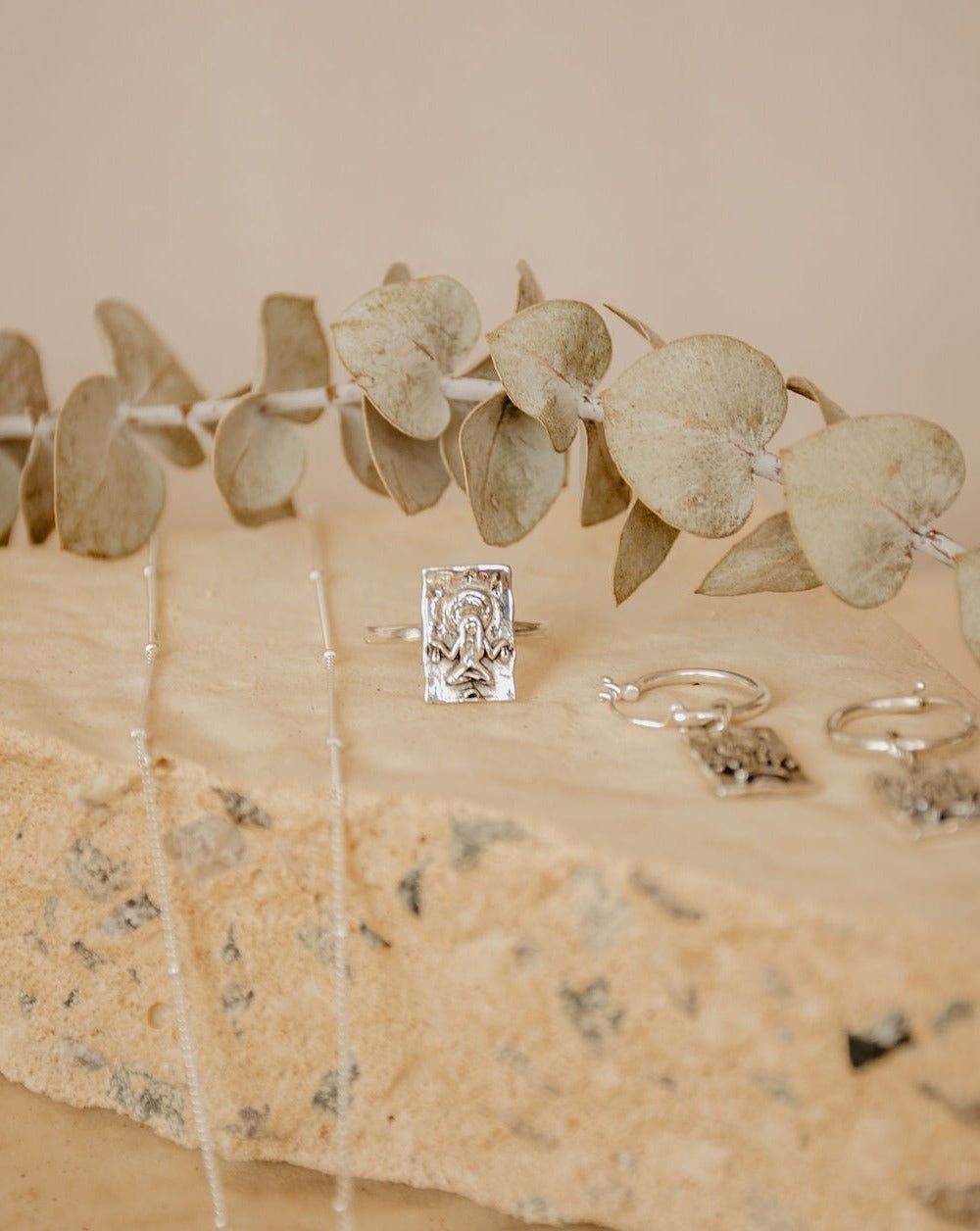 Libra Ring