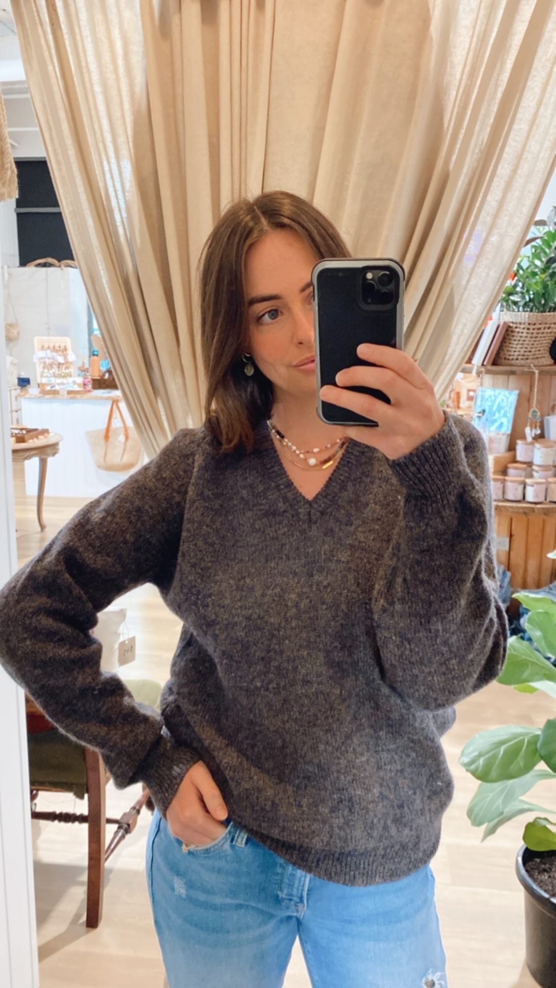 Vintage Knitwear - Navy Base/Multicoloured Thread V-Neck *HOLE IN BOTTOM HEM*
