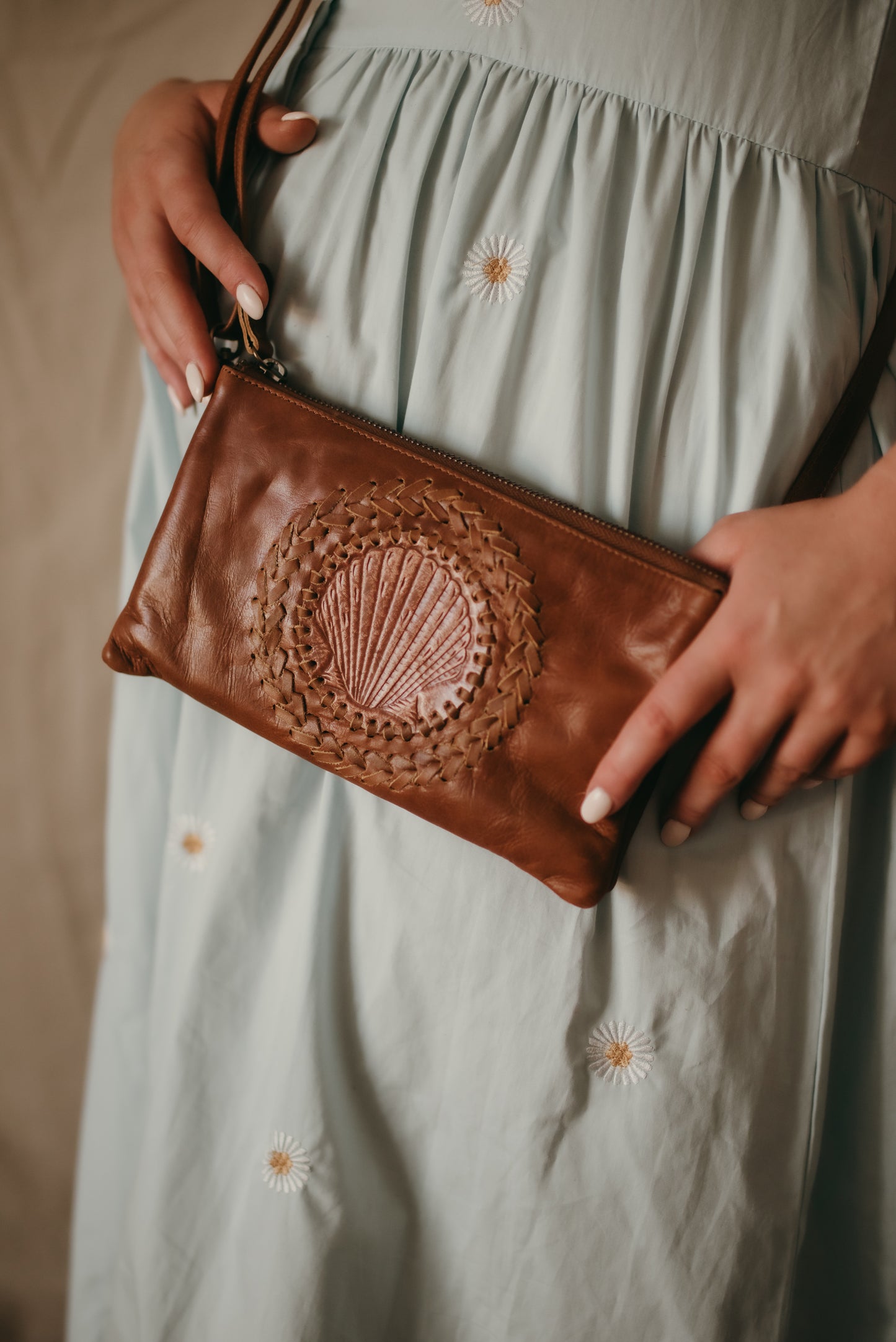 Zuri 3 in 1 - Embossed Shell