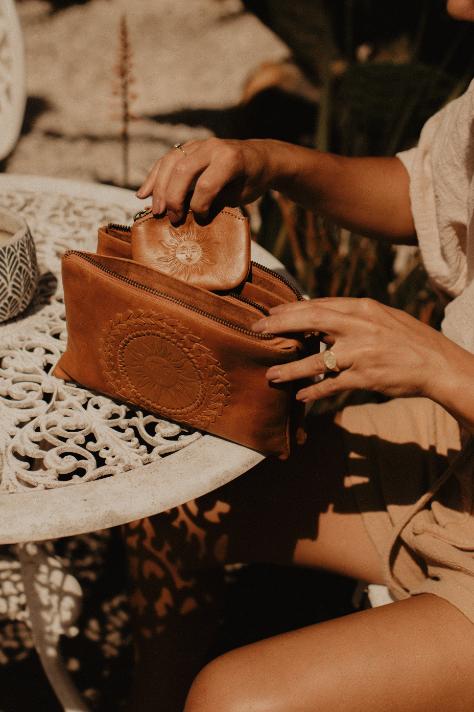 Zuri 3 in 1 - Embossed Sun