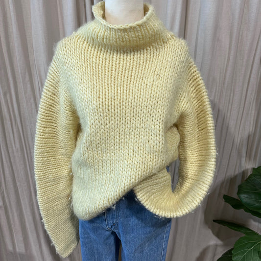 Vintage Knitwear - Yellow DKNY *MARK ON SLEEVE*