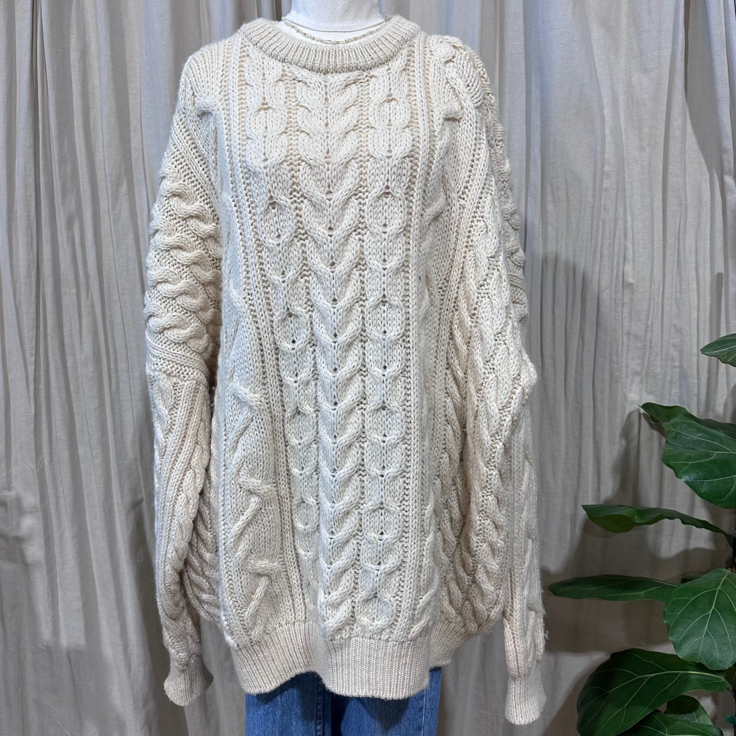 Vintage Knitwear - Cream Cable Potter Hughs
