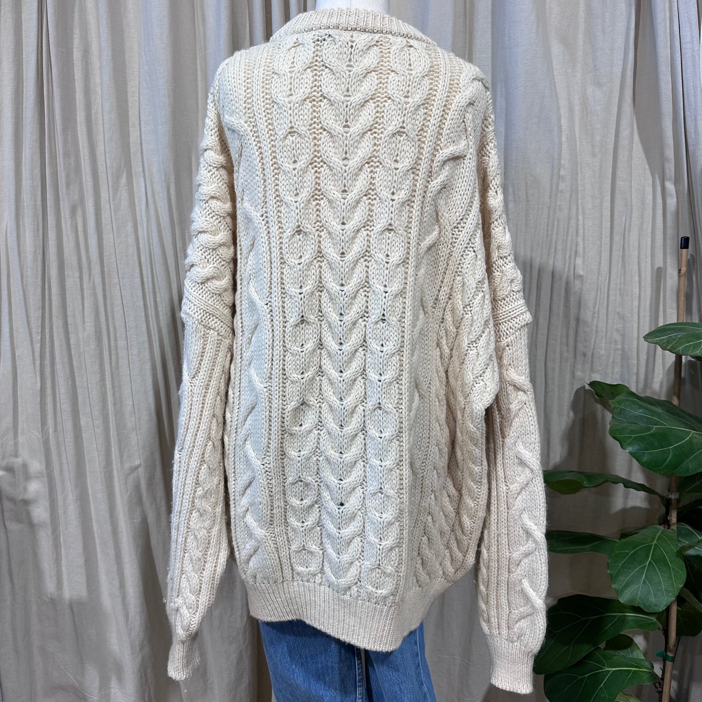 Vintage Knitwear - Cream Cable Potter Hughs