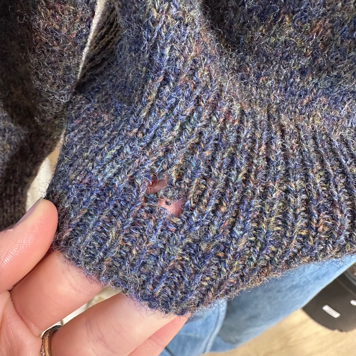 Vintage Knitwear - Navy Base/Multicoloured Thread V-Neck *HOLE IN BOTTOM HEM*