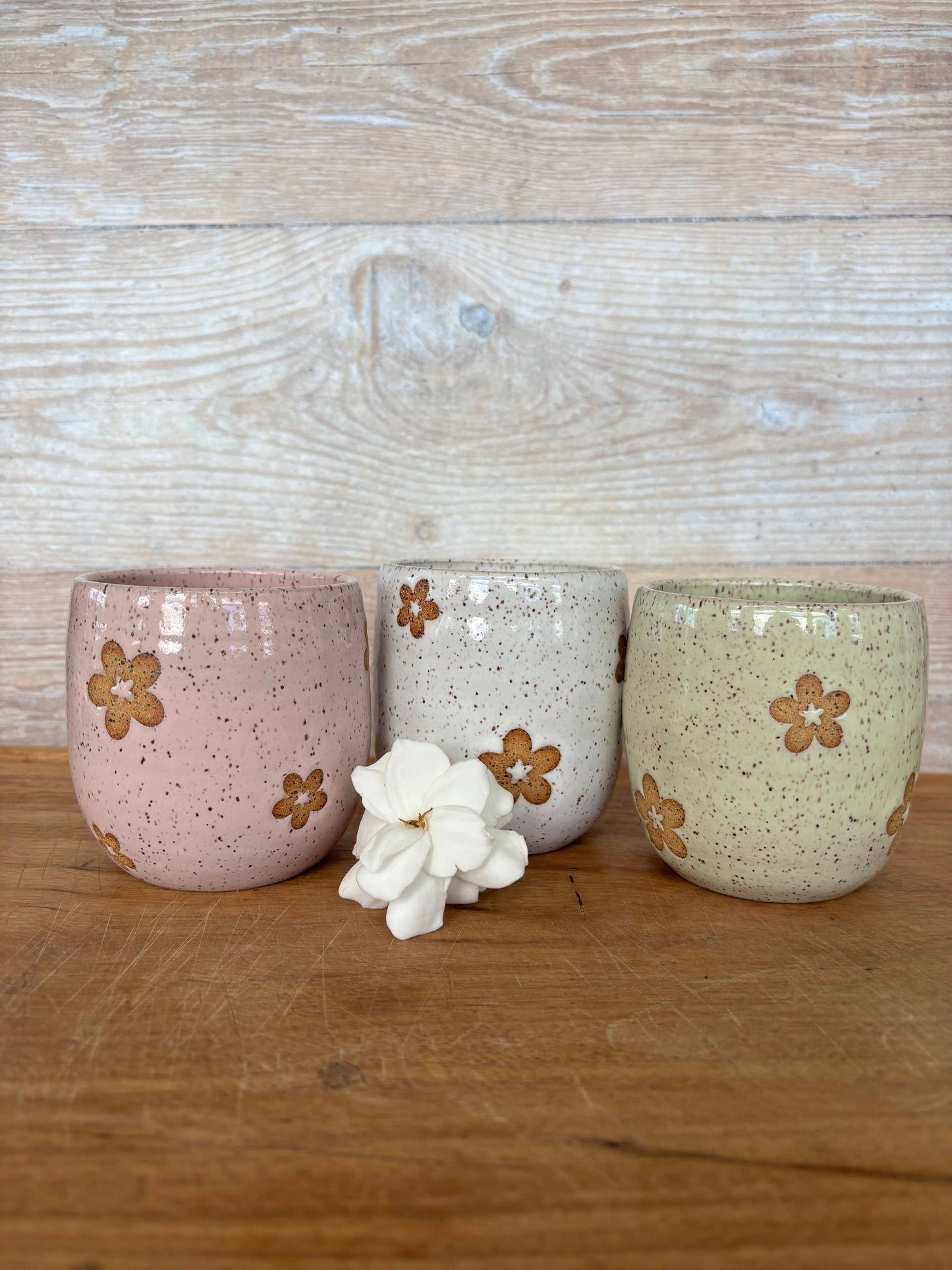 Ceramic Blossom Hug Mug Pink